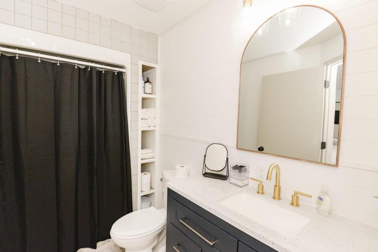New Remodeled Townhome In Central فارغو، داكوتا الشمالية المظهر الخارجي الصورة